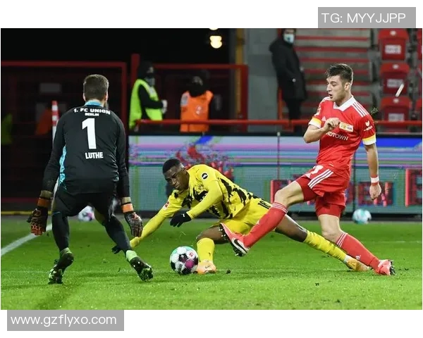 中场射足球的魅力与技巧解析如何在比赛中提升射门精准度与战术意识